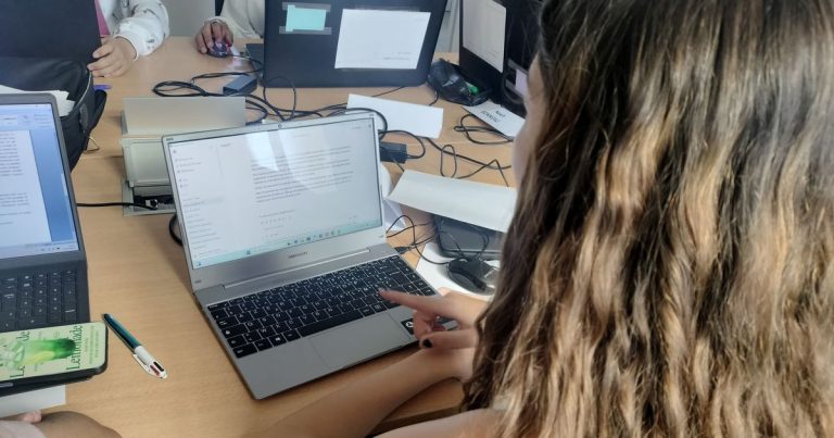 Médecine : 45 % des Français recourent à l&rsquo;IA pour des questions de santé, selon Doctolib