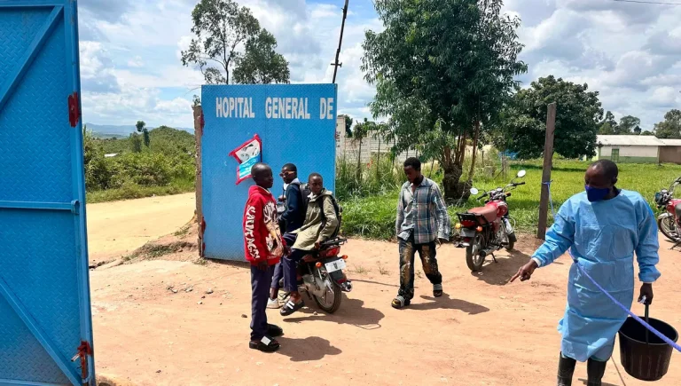 Ebola : un infectiologue assure que le risque d&rsquo;importation en Europe est nul malgré l&rsquo;épidémie en RDC