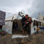 Propagation des maladies cutanées dans les camps de réfugiés de Gaza à l&rsquo;approche de l&rsquo;été