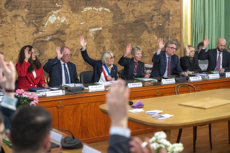 Élections municipales 2026 : Véronique Matillon réélue Maire de Rambouillet.