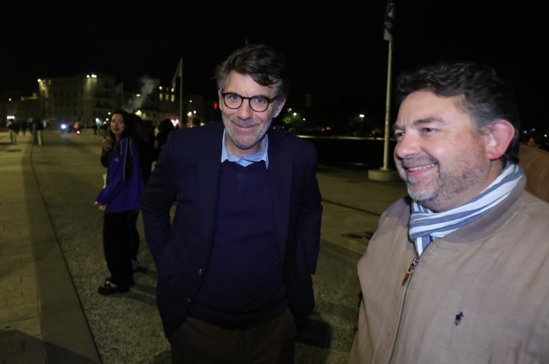 La Rochelle : l&rsquo;ancien maire devient conseiller du nouveau maire pour la première fois.