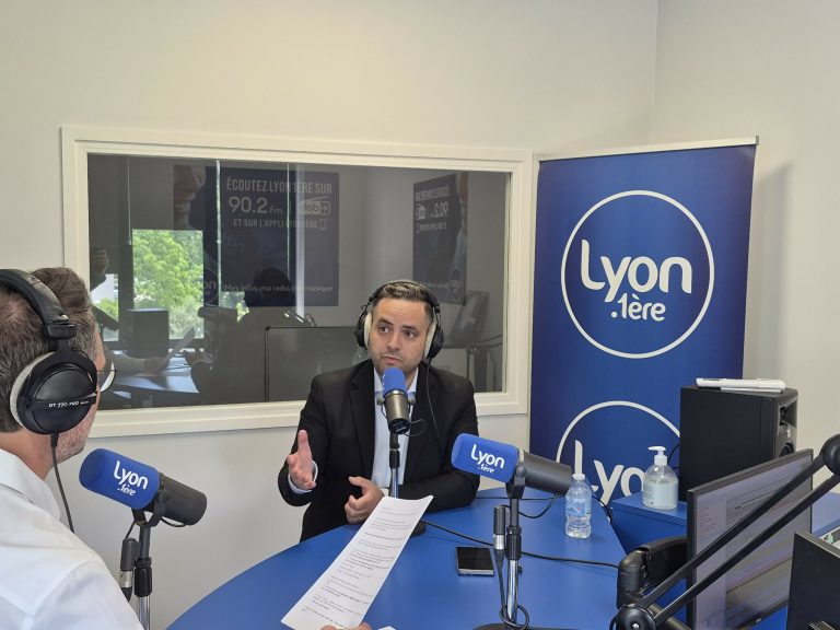 Issam Benzeghiba, invité politique du samedi, aborde les enjeux économiques en Algérie.