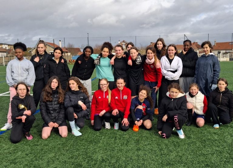 Collège de l&rsquo;Eure et club de foot s&rsquo;unissent pour promouvoir le football féminin.