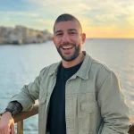 Éric Akopian lance Clean My Calanques pour nettoyer Marseille et ses environs.