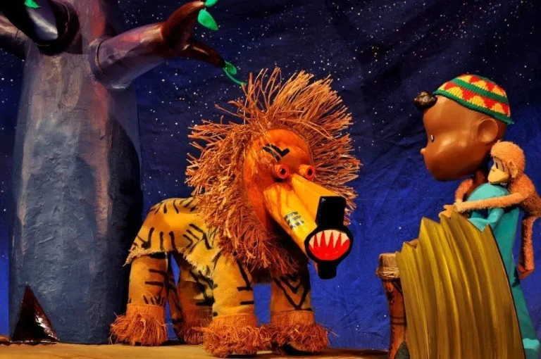 La compagnie 3 Chardons poursuit ses spectacles pour enfants à travers la France.