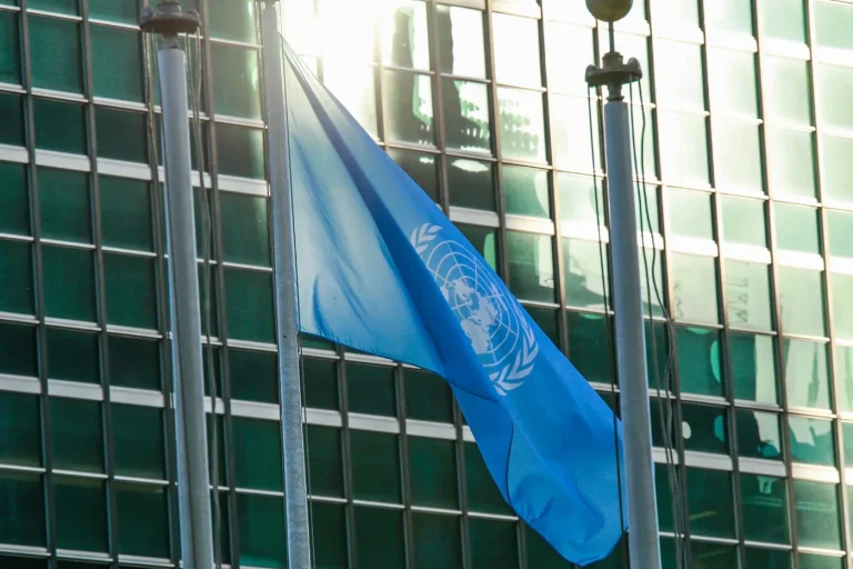 Climat : l&rsquo;ONU adopte un texte renforçant les obligations des États membres