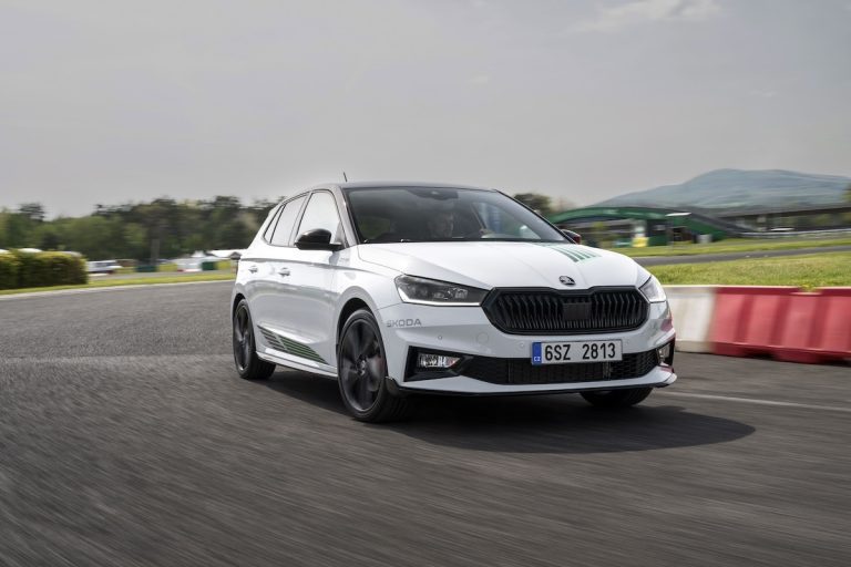 Skoda dévoile une Fabia spéciale pour commémorer 125 ans de rallye en République tchèque.
