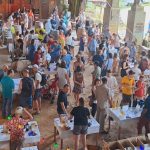 Un site historique en Gironde devient un espace de rencontres entre vin et art au bord de la Garonne.