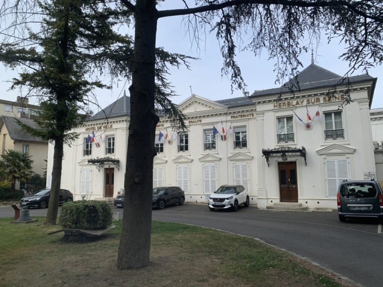 Suspension et mutation d&rsquo;une cadre de la mairie d&rsquo;Herblay-sur-Seine validées par la justice