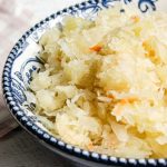 La choucroute devient populaire aux États-Unis, révélant un changement alimentaire.