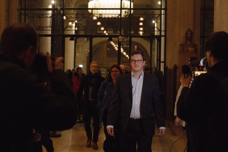 Municipales à Lille : Arnaud Deslandes (PS) réélu face à la candidate LFI.