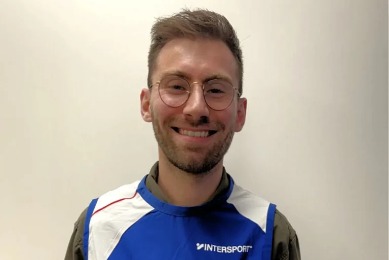 J’ai été nommé directeur d’un magasin Intersport à 28 ans, voici combien je gagne chaque mois