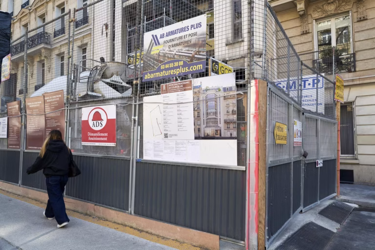 L&rsquo;Etat transforme 8 200 bureaux vides en logements en Ile-de-France