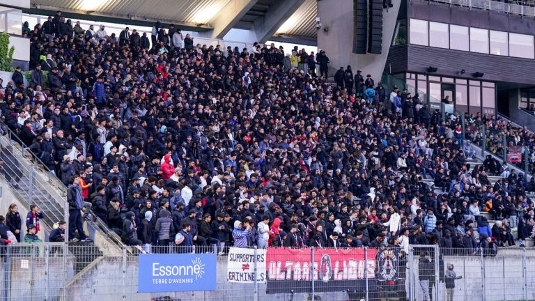 Échauffourées et violences lors du match Fleury-Rouen, plusieurs dépôts de plainte déposés.