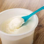 Aussi calorique qu&rsquo;une Danette : ces yaourts nature plus gras qu&rsquo;on ne le pense