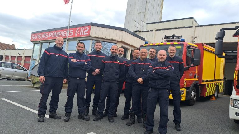 Le bal populaire du 13 juillet organisé par les pompiers à Angers, Maine-et-Loire.