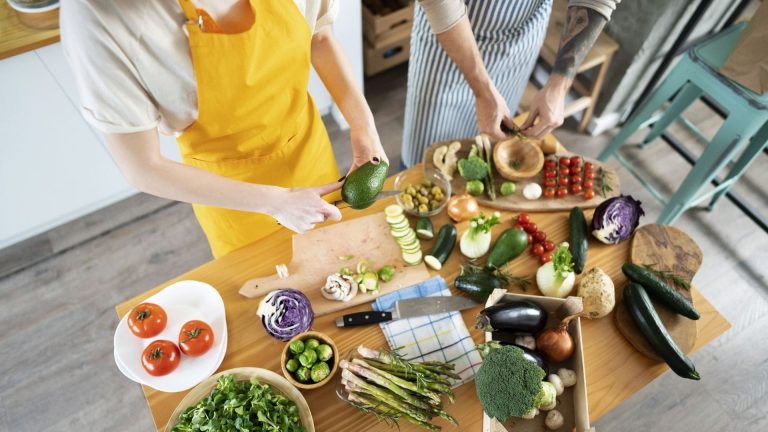 Cinq recettes anti-gaspillage à petit budget pour réduire les déchets alimentaires en France