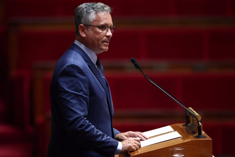 Carpentras : diffusion de « Maréchal, nous voilà ! » le 8 mai suscite une controverse locale.
