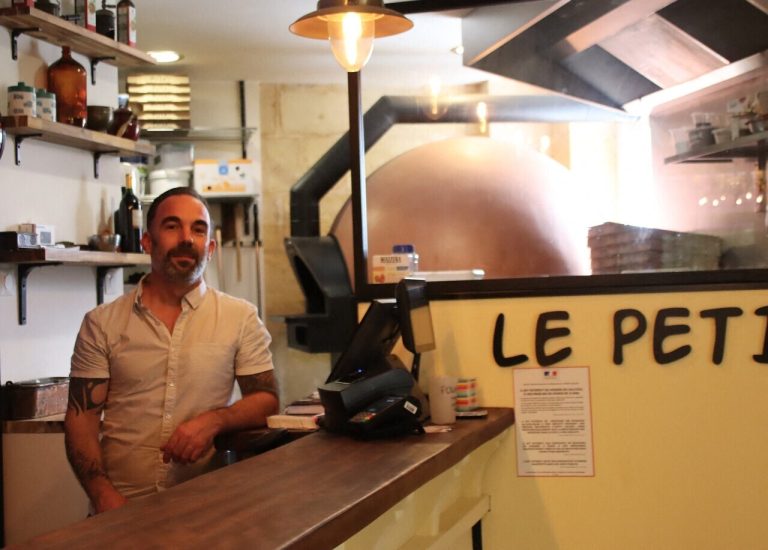 Florent reprend la pizzeria d&rsquo;une petite ville de Gironde pour éviter sa fermeture.