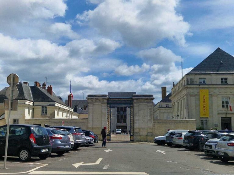 Démarches administratives suspendues ce vendredi en Indre-et-Loire pour cartes grises et permis.