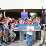 Une table pour le ping éducatif offerte aux élèves d&rsquo;une école à Mamers.