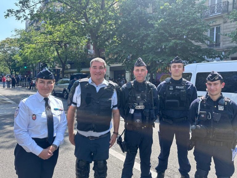 Olivier Bitz rencontre les forces de l&rsquo;ordre sur le pont pour des discussions sécuritaires.