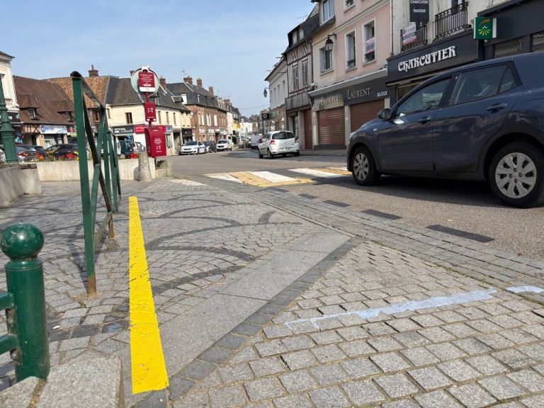 Au Neubourg, la suppression de 20 places de stationnement suscite des interrogations.