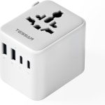 TESSAN Universal Plug Adapter : compatibilité avec plusieurs pays et ports USB.