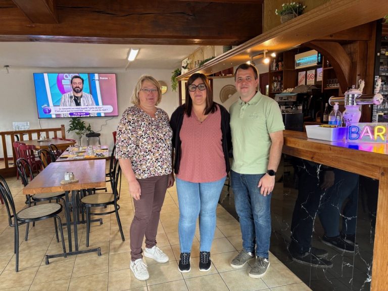 Un restaurateur du Neubourg relance un restaurant de village avec succès grâce à une terrasse et des soirées foot.