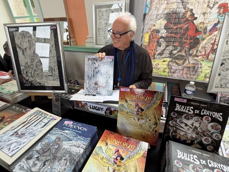 Philippe Luggy évoque les défis du dessin lors du festival de la BD à Flamanville.