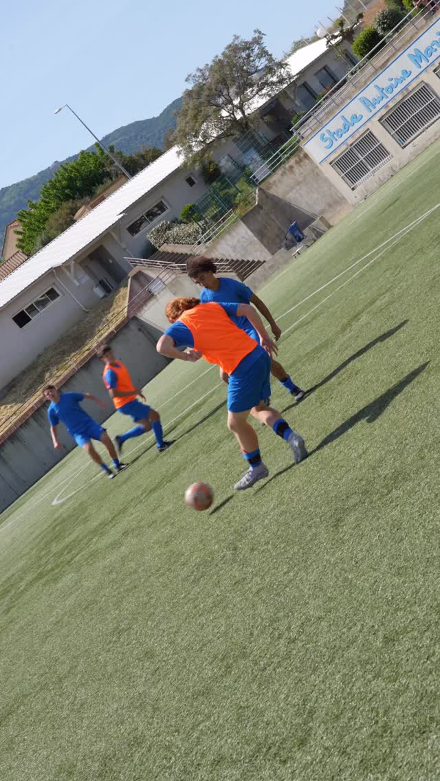 Mercredi sportif au CSJC : matchs de football et de basket-ball au programme.