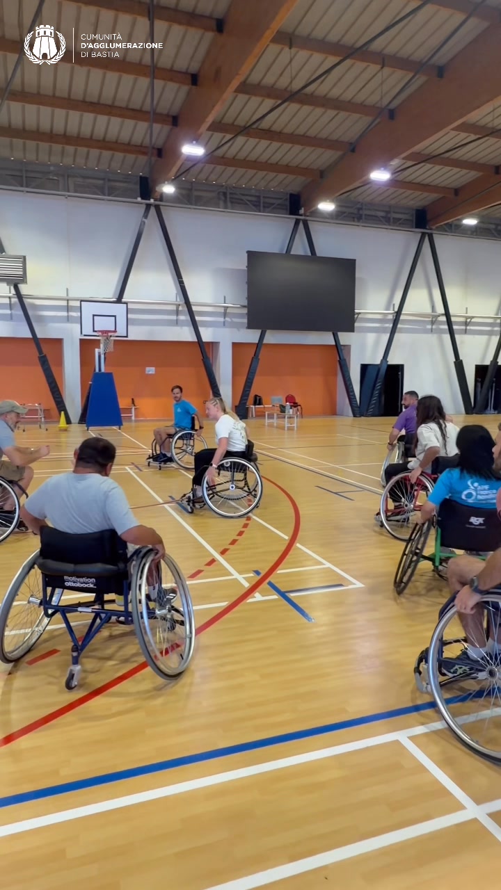 Handisport : Première session de découverte du basket fauteuil en France
