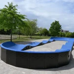 Une nouvelle piste de pumptrack inaugurée à Joué-lès-Tours pour les cyclistes locaux.