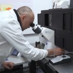 Le CNRS réduit ses recherches scientifiques face à des économies de dizaines de millions d&rsquo;euros