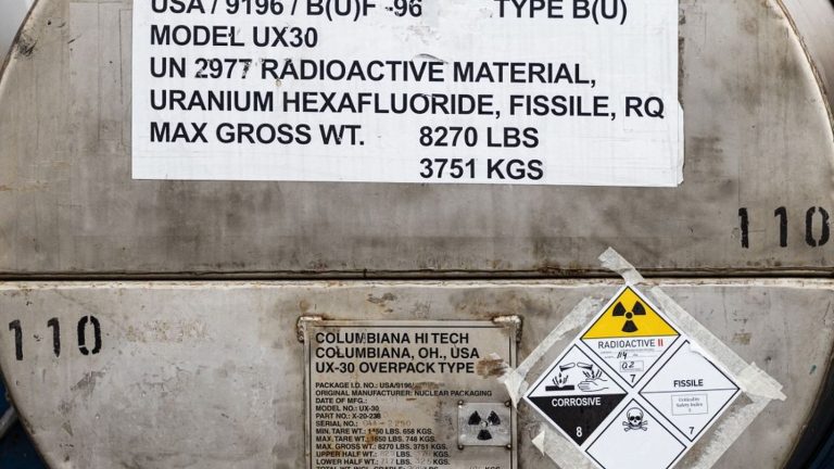 Nucléaire : la France dépend-elle de l&rsquo;étranger pour son uranium comme pour le pétrole ?