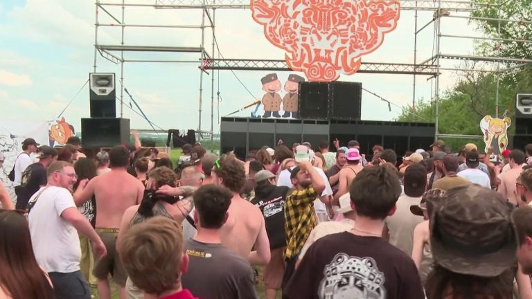 Plus de 20 000 fêtards réunis sur un terrain militaire pour une rave party illégale