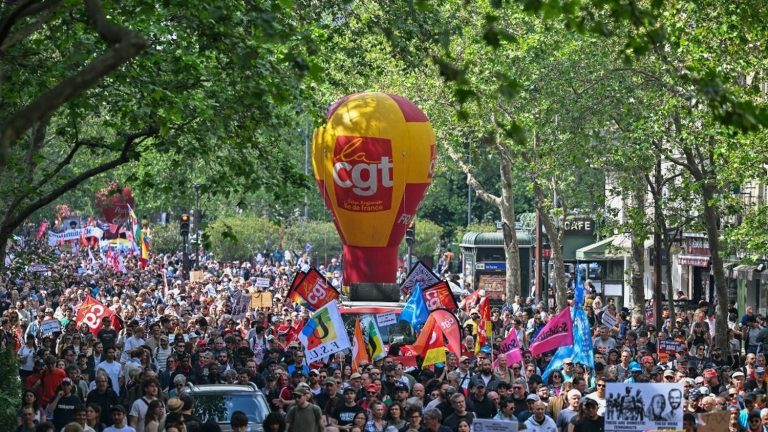 Manifestations du 1er-Mai : 158 000 manifestants selon la police, 300 000 selon la CGT.