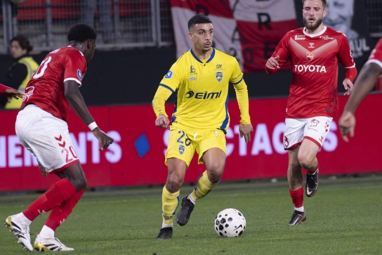 FC Sochaux et Valenciennes se neutralisent, le suspense pour la montée en Ligue 2 persiste.