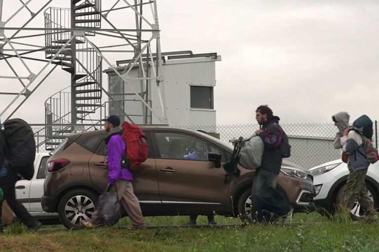 Dimanche, le prêtre a prié pour eux : le teknival dans le Cher laisse les habitants partagés