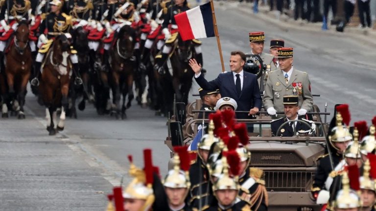 L&rsquo;Élysée dément le recrutement d&rsquo;applaudisseurs professionnels pour le 14-Juillet.