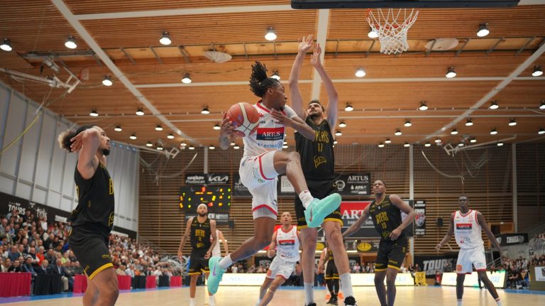 Nationale 1 : Tours MB bat Fos-sur-Mer et reste en course pour les play-offs
