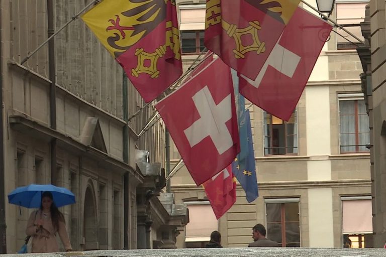 Suisse envisage de plafonner sa population à 10 millions, inquiétude pour l’emploi frontalier en France.