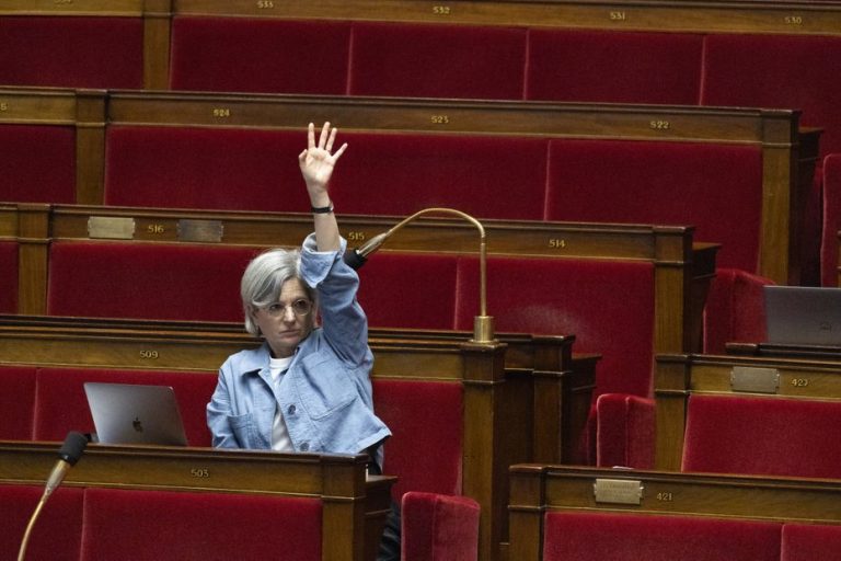 Annulation d&rsquo;une rencontre littéraire avec Sandrine Rousseau à Tours