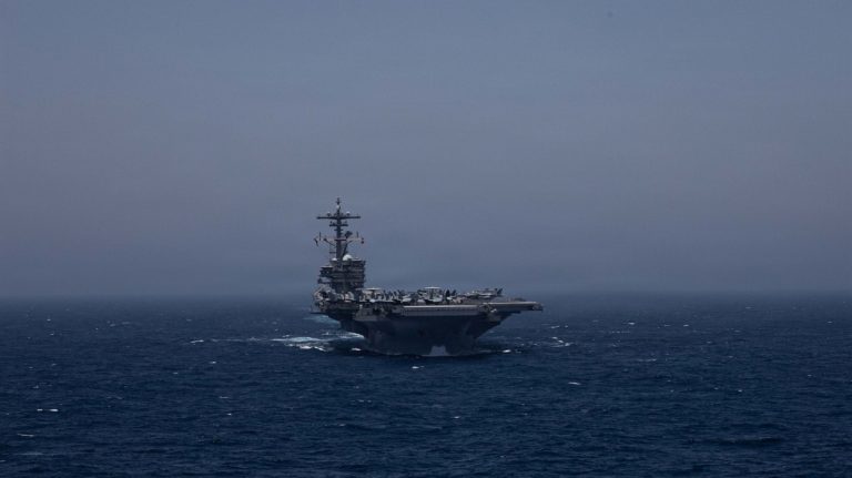 États-Unis frappent des ports iraniens après une attaque contre des destroyers américains
