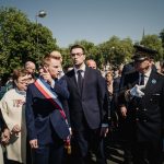 Jordan Bardella critiqué lors des commémorations du 8 mai pour son cirque médiatique.