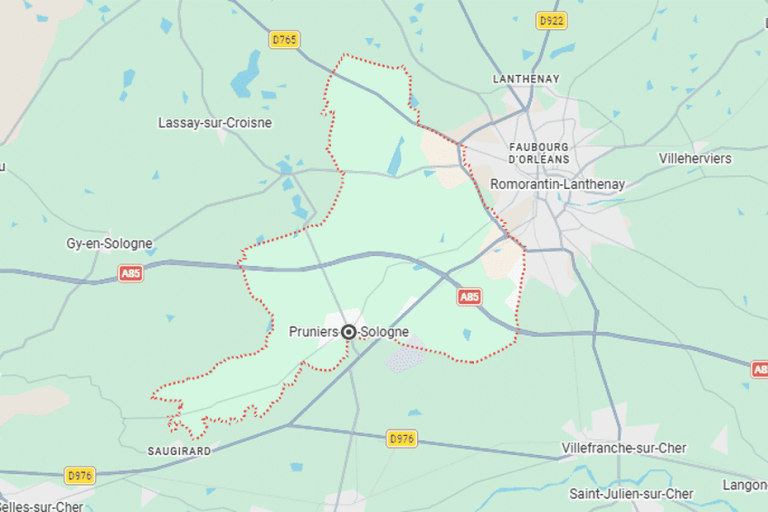 Choc frontal entre trois véhicules à Pruniers-en-Sologne : cinq blessés pris en charge par les secours.