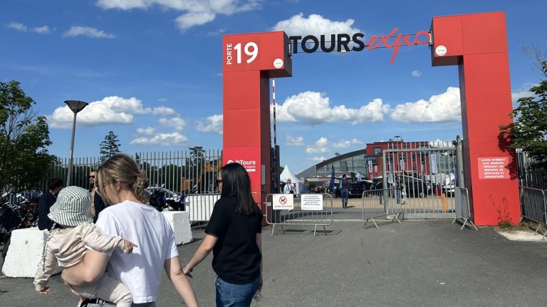 Poignardé lors d&rsquo;une rixe à la Foire de Tours, un homme se réfugie auprès des agents de sécurité.