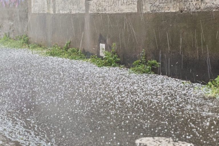 Pluie de grêlons et vents violents en Loire-Atlantique, l&rsquo;épisode se termine ce soir.