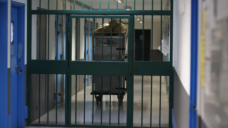 Matricide à Malakoff : 15 ans de réclusion pour avoir tué sa mère au couteau