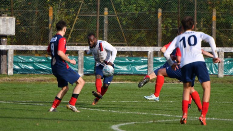 Régional 3 : Petite Beauce reste en bas de classement, Vineuil préserve ses chances de maintien.